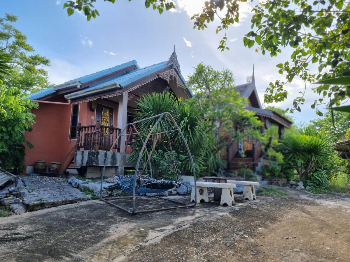 Hello Sichang Bungalow Ko Si Chang Exterior foto